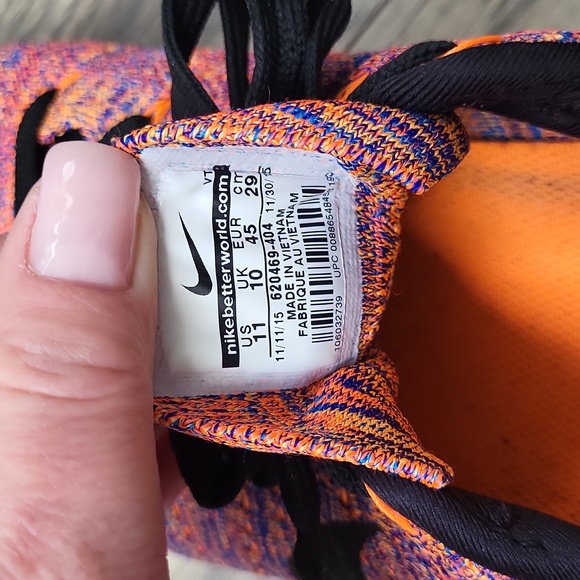 Nike - Picture 3 of 5